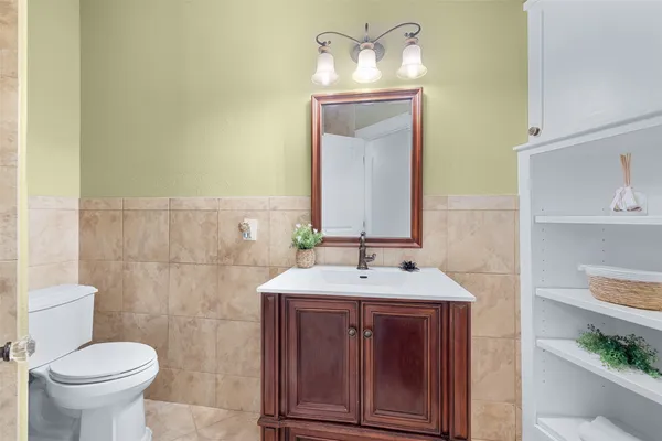 a view of a golf course with green space