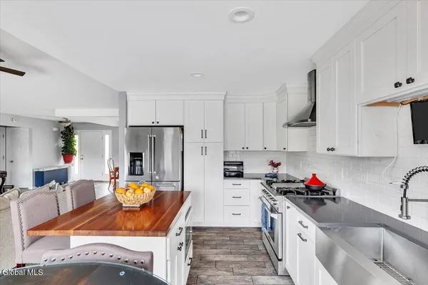 $585,000 | 19 Autumn Lane, Troy, NY 12182