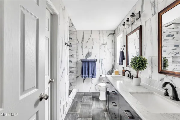 $585,000 | 19 Autumn Lane, Troy, NY 12182