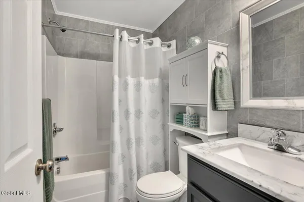 $585,000 | 19 Autumn Lane, Troy, NY 12182