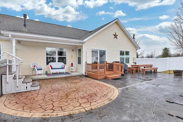 $585,000 | 19 Autumn Lane, Troy, NY 12182