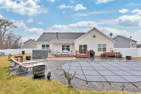 $585,000 | 19 Autumn Lane, Troy, NY 12182