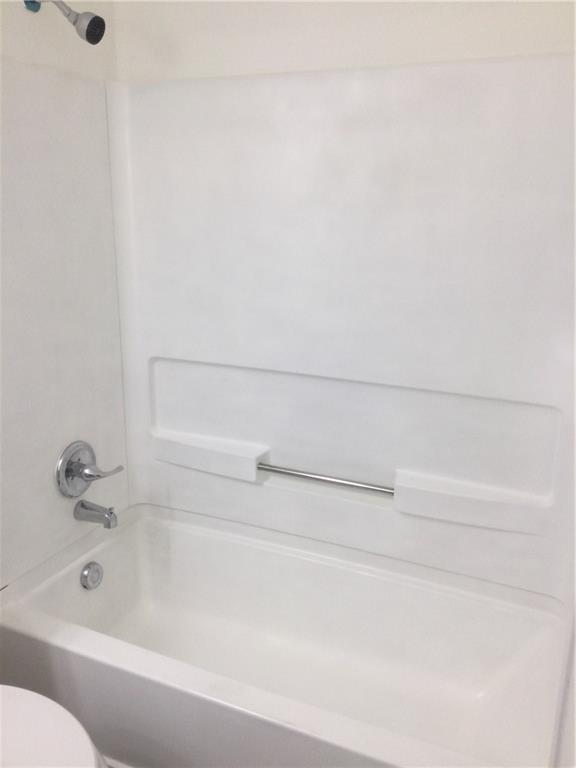 3186 Kingswood Glen Decatur, GA 30034 - Photo 19 of 23 a bathroom with a bathtub