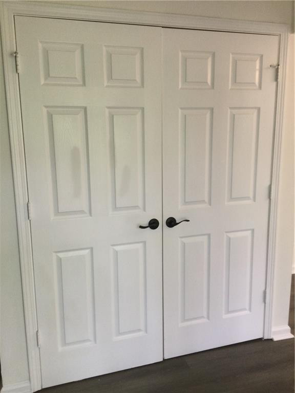 3186 Kingswood Glen Decatur, GA 30034 - Photo 10 of 23 a view of a livingroom with wooden floor