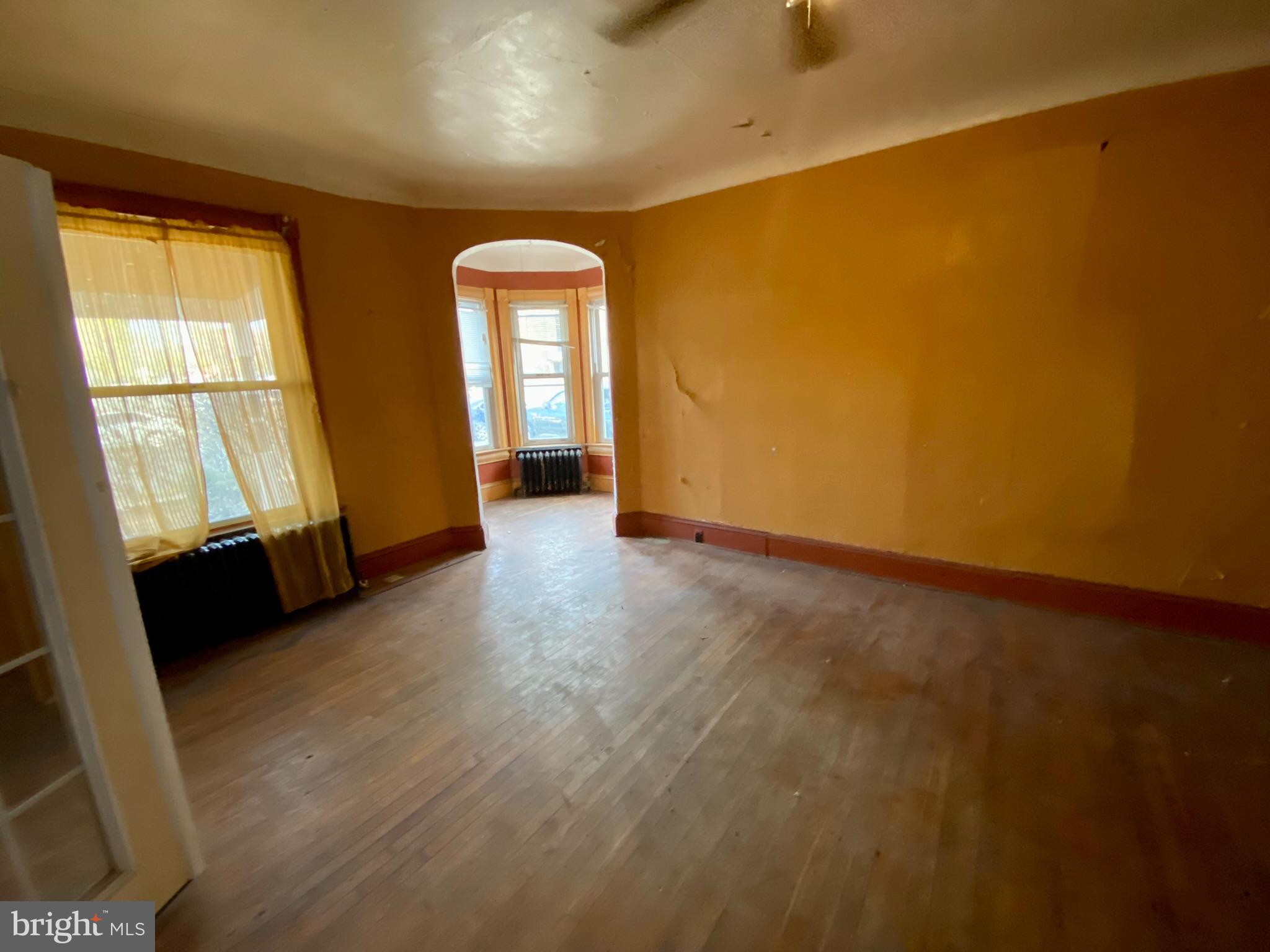 537 Rutherford Avenue Trenton, NJ 08618 - Photo 4 of 16 Gallery Image 4