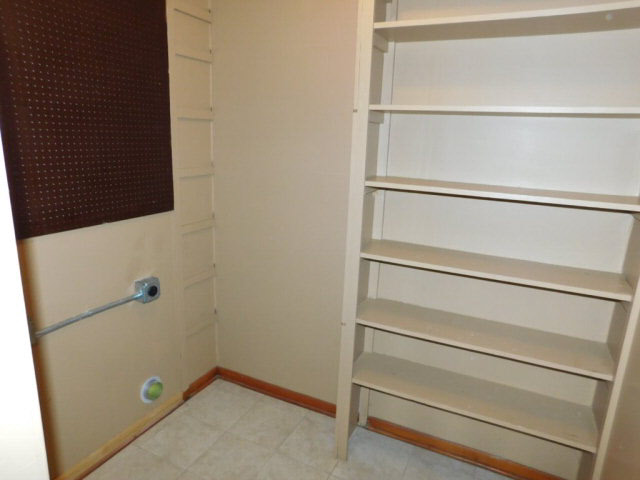 420 West Magnolia Avenue Foley, AL 36535 - Photo 8 of 22 Laundry / Pantry