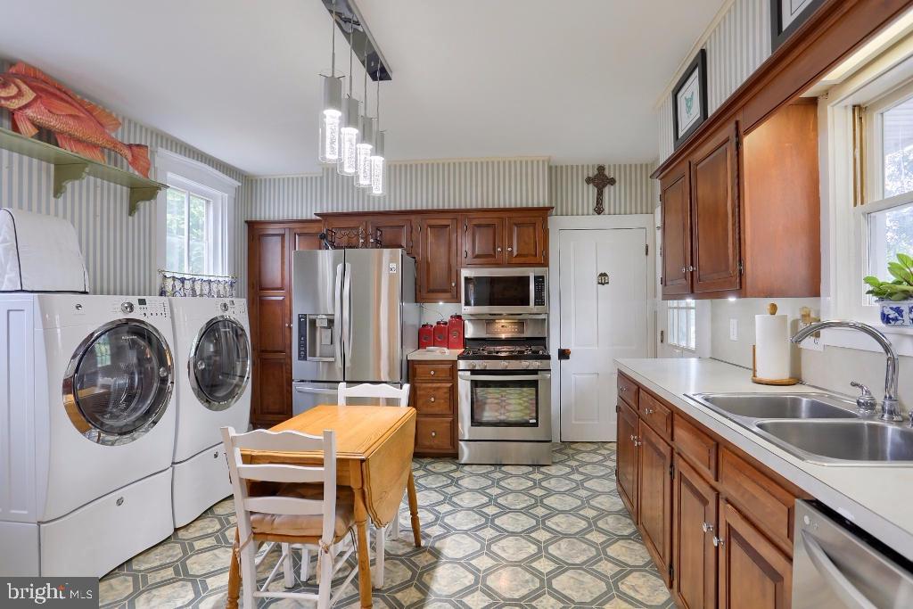 29 South Cedar Street Lititz, PA 17543 - Photo 15 of 33 Gallery Image 15