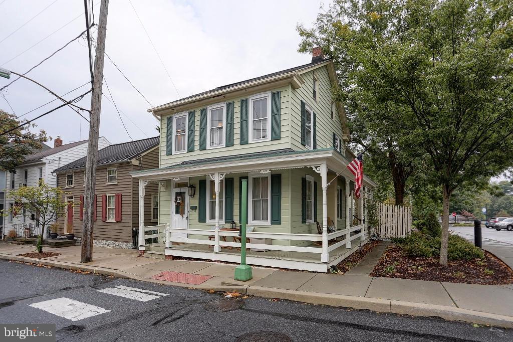 29 South Cedar Street Lititz, PA 17543 - Photo 4 of 33 Gallery Image 4