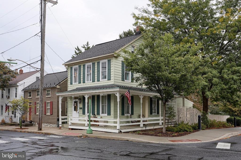 29 South Cedar Street Lititz, PA 17543 - Photo 5 of 33 Gallery Image 5