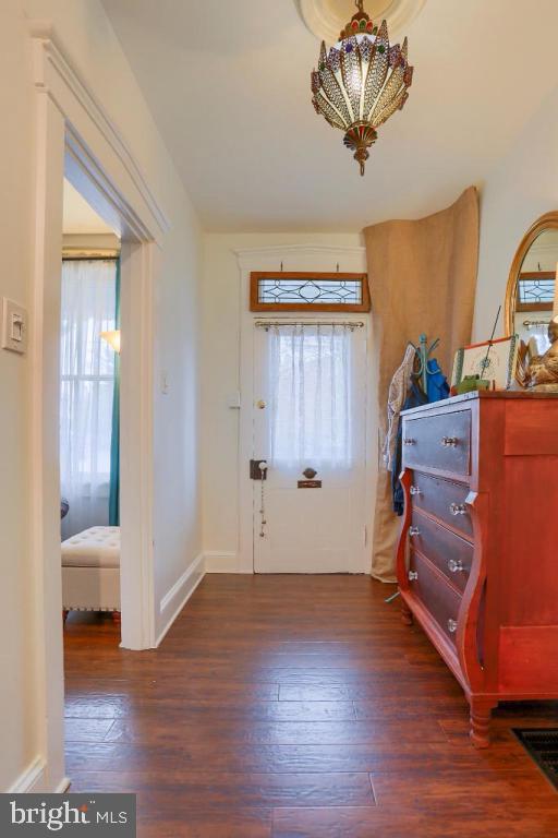 29 South Cedar Street Lititz, PA 17543 - Photo 6 of 33 Gallery Image 6