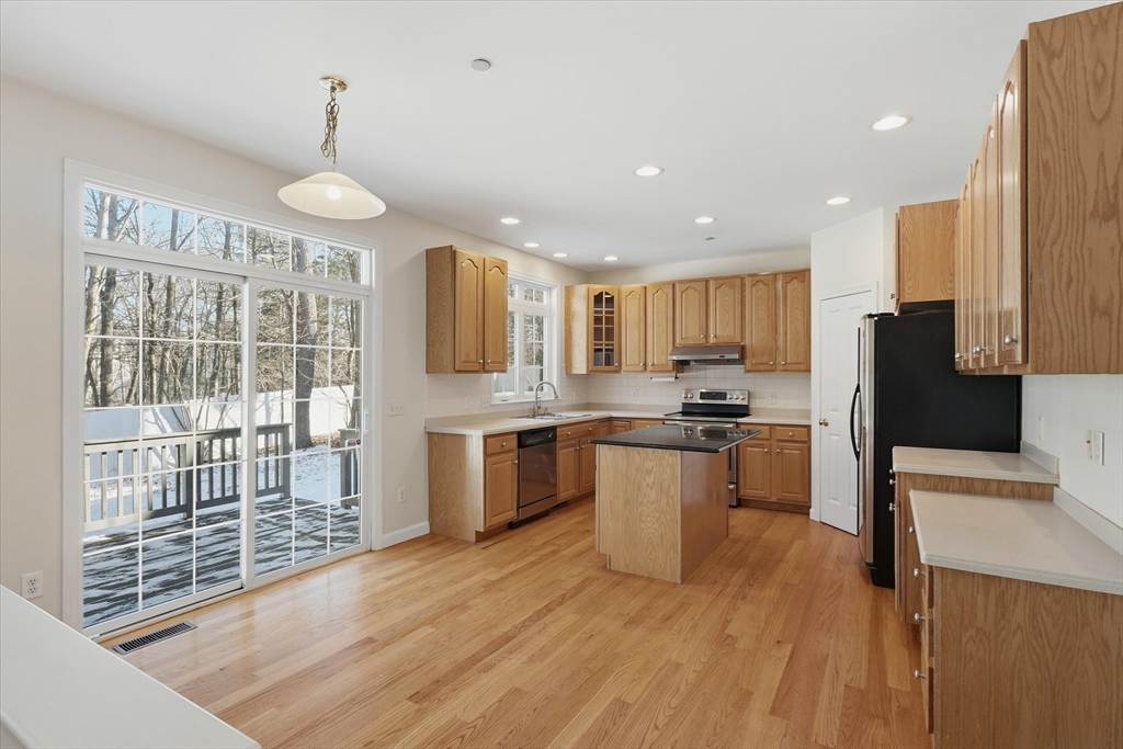 14 Amberville Road North Andover, MA 01845 - Photo 14 of 42