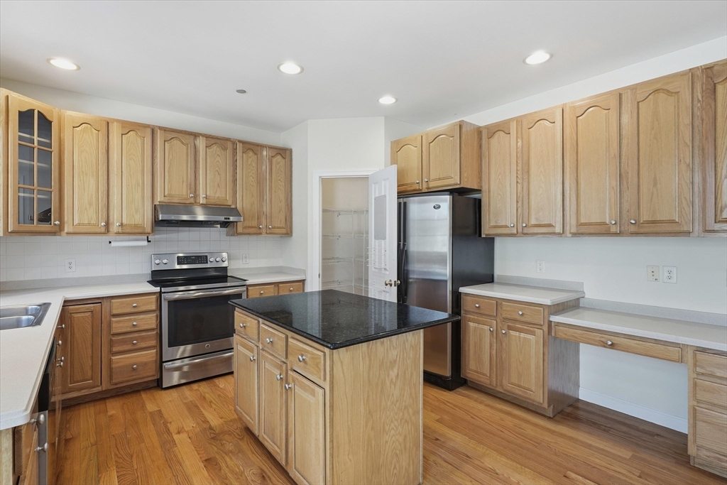 14 Amberville Road North Andover, MA 01845 - Photo 15 of 42