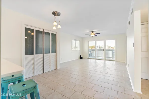 $2,800 | 709 Canal Drive, Unit 1A, Carolina Beach, NC 28428