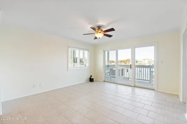 $2,800 | 709 Canal Drive, Unit 1A, Carolina Beach, NC 28428