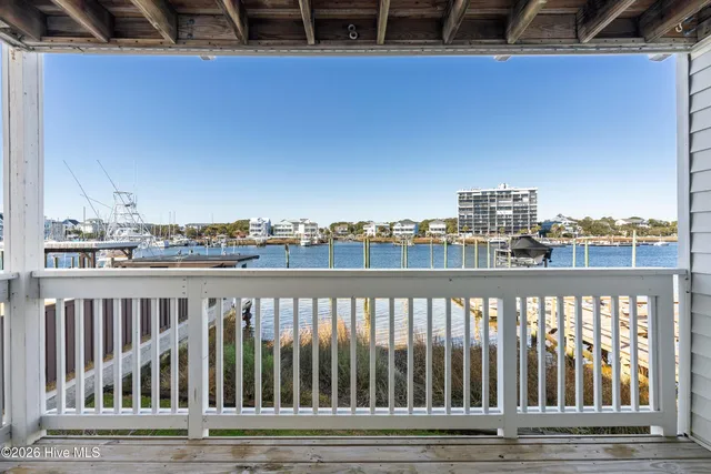 $3,000 | 709 Canal Drive, Unit 1A, Carolina Beach, NC 28428