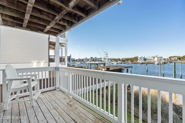 $2,800 | 709 Canal Drive, Unit 1A, Carolina Beach, NC 28428
