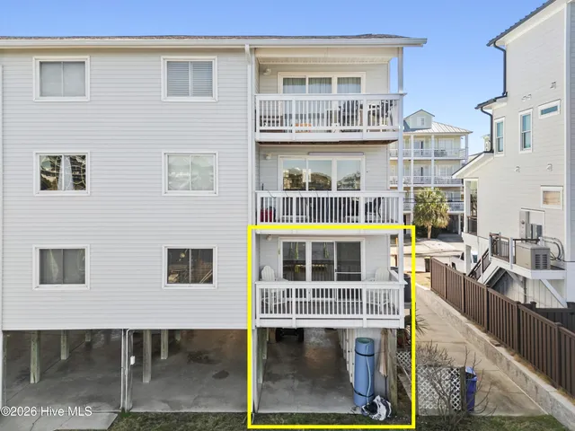 $3,000 | 709 Canal Drive, Unit 1A, Carolina Beach, NC 28428