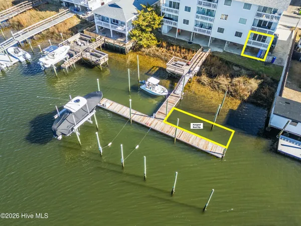 $2,800 | 709 Canal Drive, Unit 1A, Carolina Beach, NC 28428