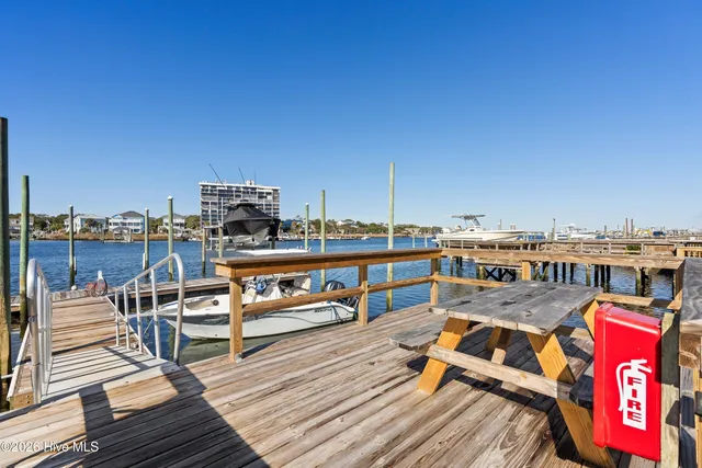 $3,000 | 709 Canal Drive, Unit 1A, Carolina Beach, NC 28428