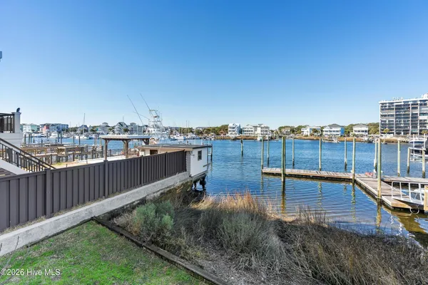 $2,800 | 709 Canal Drive, Unit 1A, Carolina Beach, NC 28428