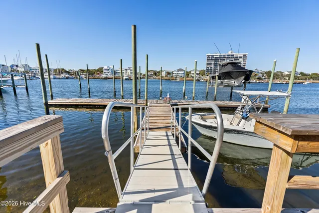 $3,000 | 709 Canal Drive, Unit 1A, Carolina Beach, NC 28428