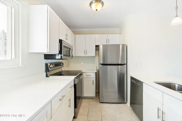 $2,800 | 709 Canal Drive, Unit 1A, Carolina Beach, NC 28428
