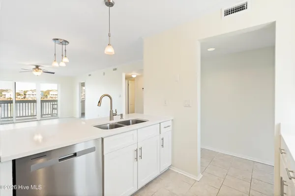 $2,800 | 709 Canal Drive, Unit 1A, Carolina Beach, NC 28428