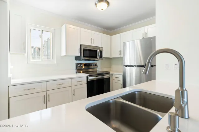 $3,000 | 709 Canal Drive, Unit 1A, Carolina Beach, NC 28428