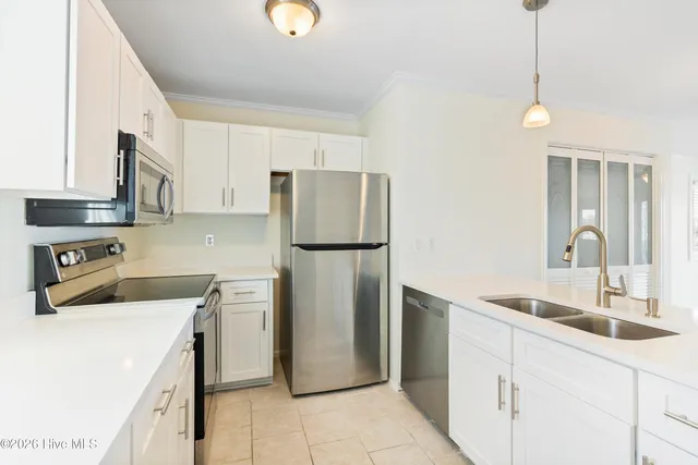 $3,000 | 709 Canal Drive, Unit 1A, Carolina Beach, NC 28428