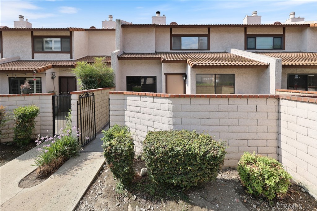 910 North Redding Way, Unit F Upland, CA 91786 - Photo 2 of 54