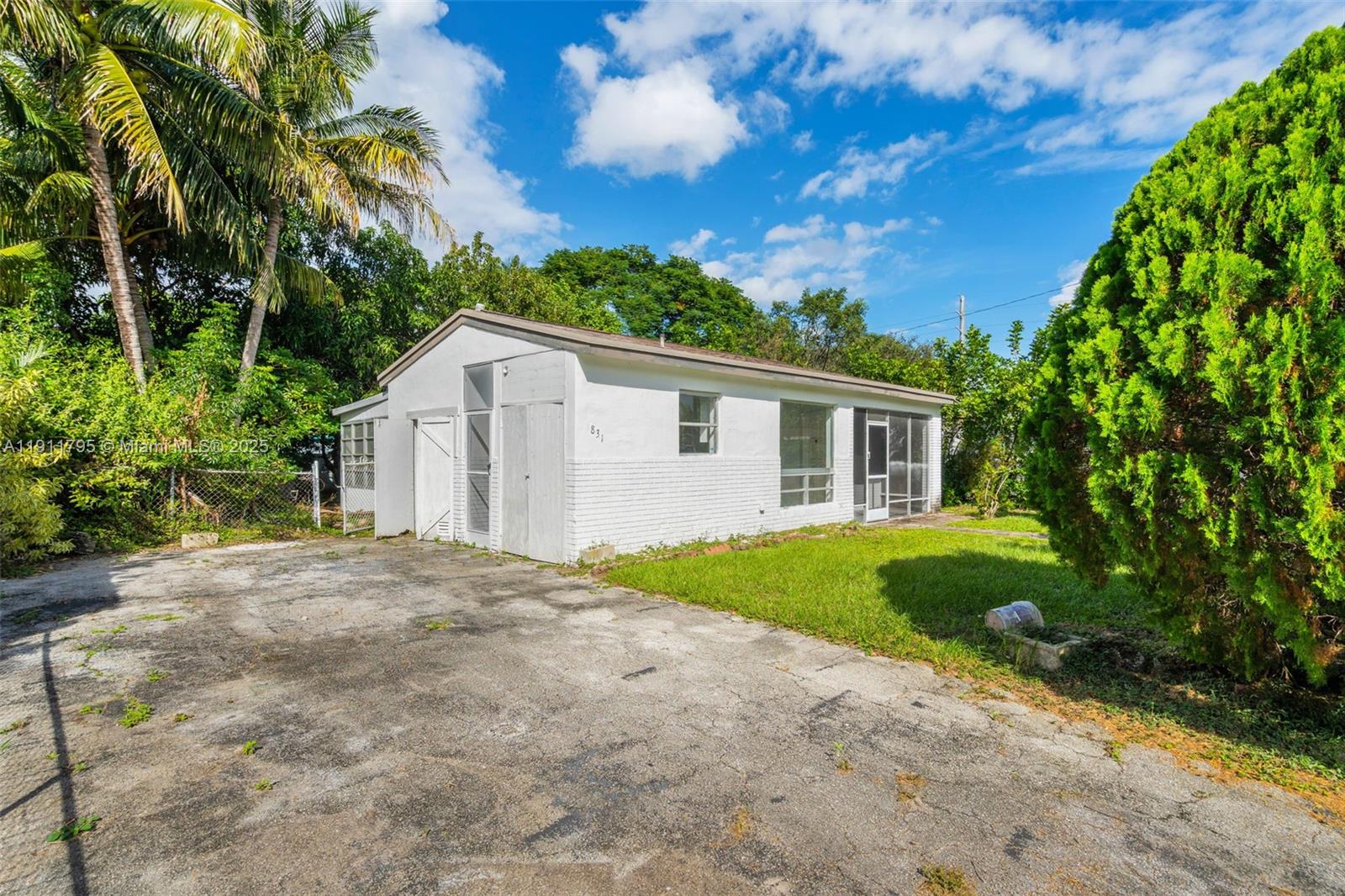 6831 Greene Street Hollywood, FL 33024 - Photo 2 of 29