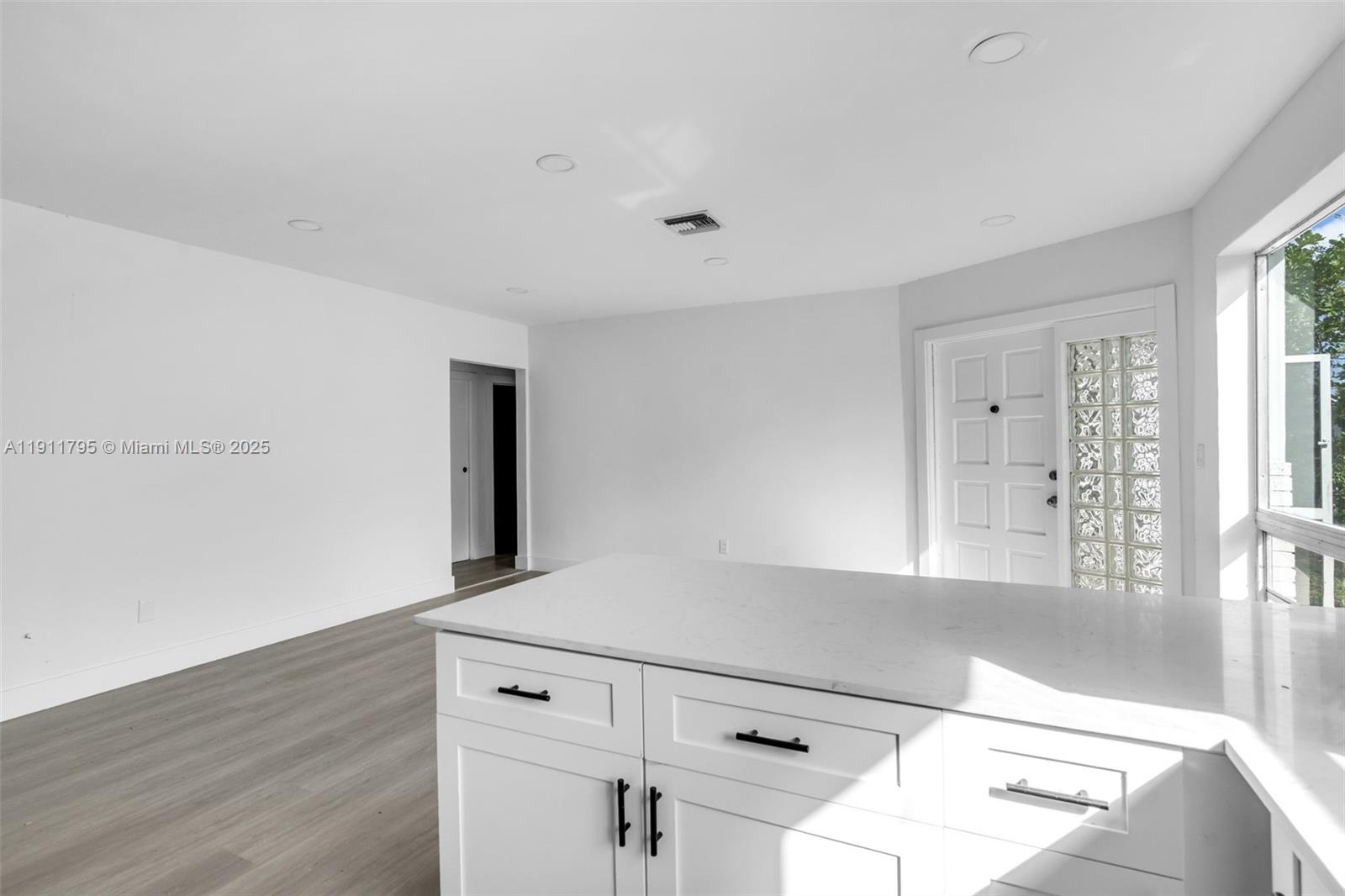 6831 Greene Street Hollywood, FL 33024 - Photo 8 of 29