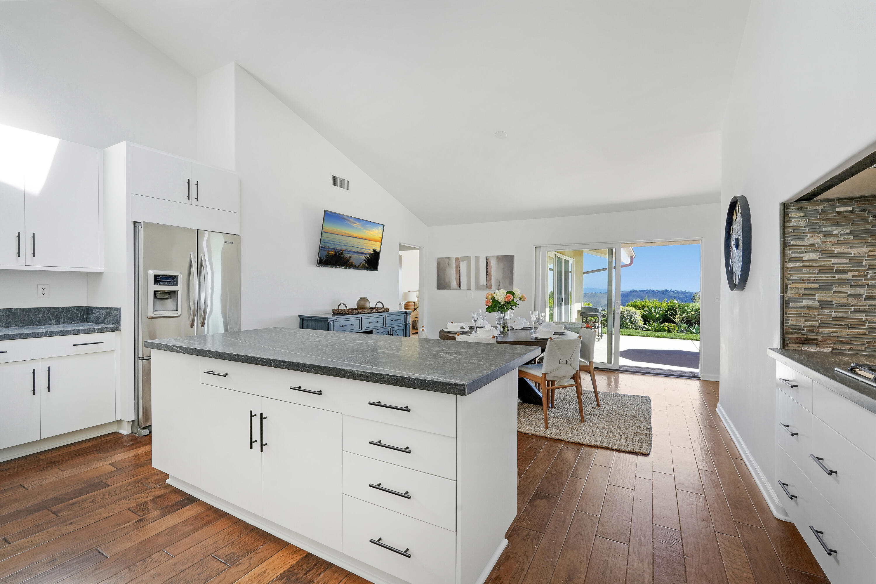 407 Northridge Road Santa Barbara, CA 93105 - Photo 7 of 27 Chef's Kitchen