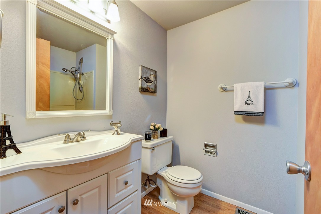 8005 203rd Street Southwest Edmonds, WA 98026 - Photo 11 of 20 Gallery Image 11