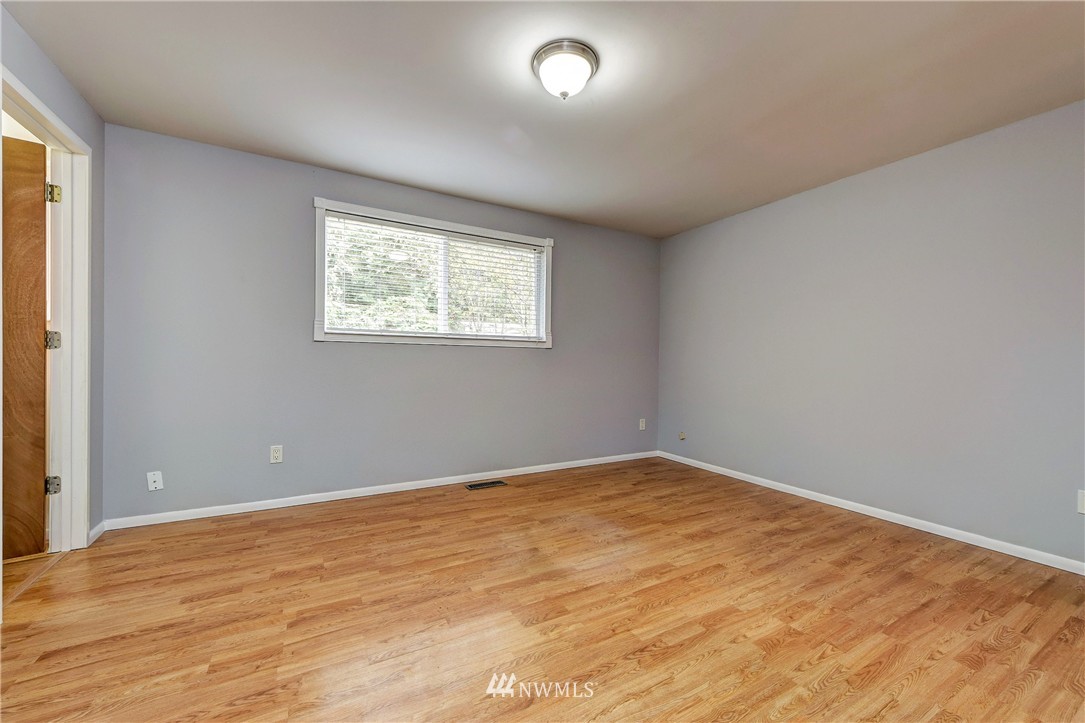 8005 203rd Street Southwest Edmonds, WA 98026 - Photo 12 of 20 Gallery Image 12