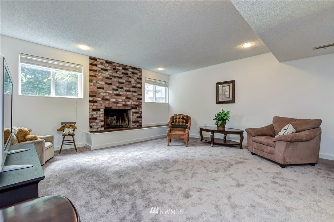 8005 203rd Street Southwest Edmonds, WA 98026 - Photo 13 of 20 Gallery Image 13