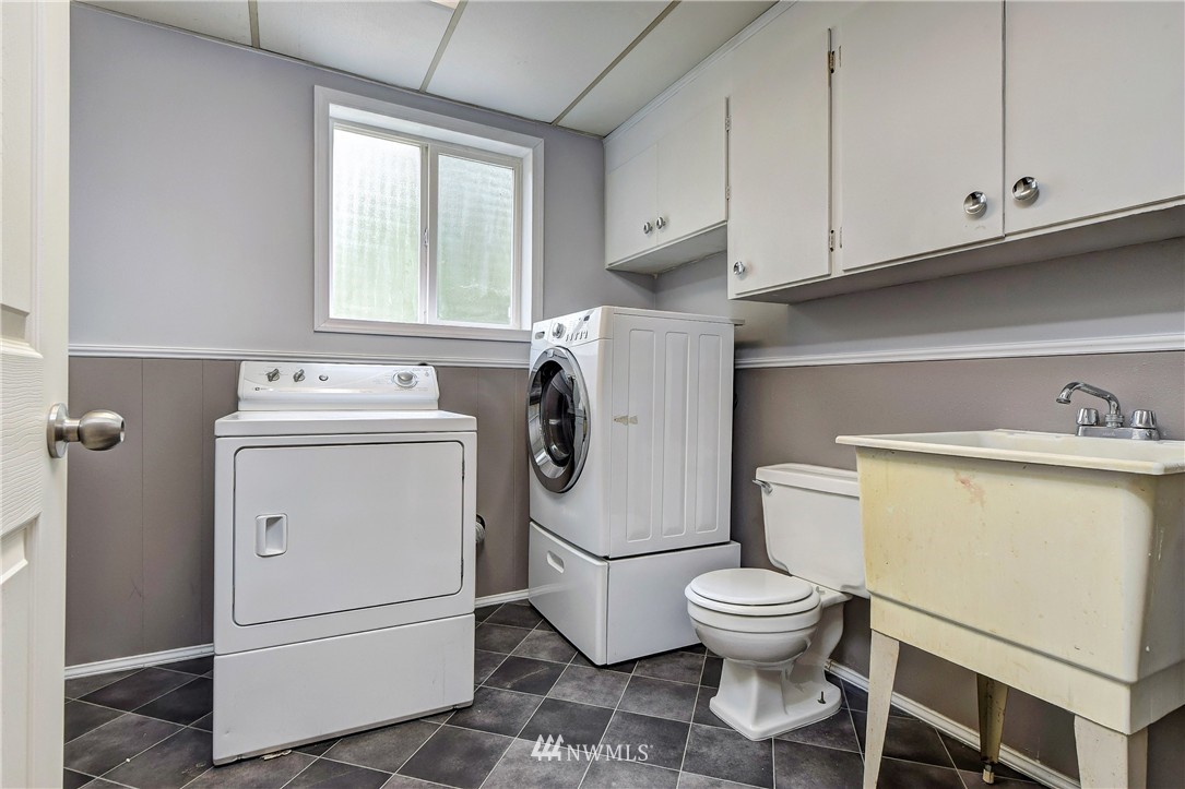 8005 203rd Street Southwest Edmonds, WA 98026 - Photo 16 of 20 Gallery Image 16