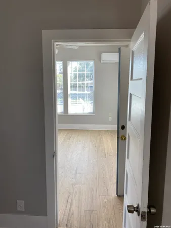 $750 | 203 West Theo Avenue, Unit REAR, San Antonio, TX 78214