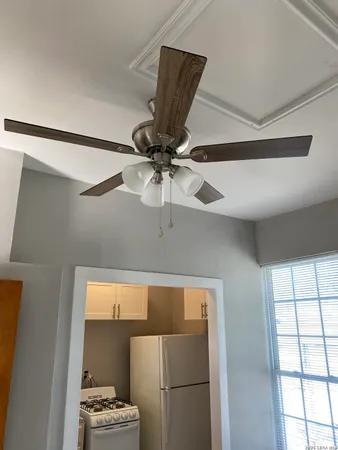 $750 | 203 West Theo Avenue, Unit REAR, San Antonio, TX 78214