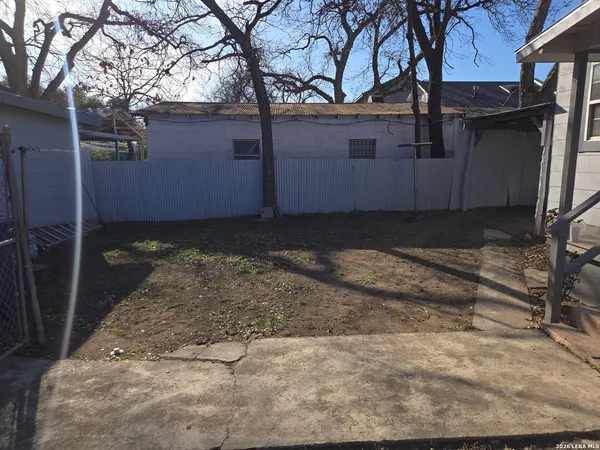 $750 | 203 West Theo Avenue, Unit REAR, San Antonio, TX 78214