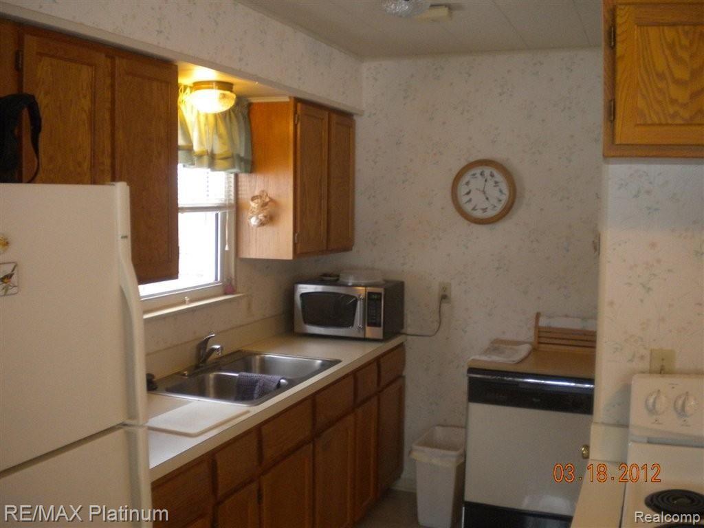 1571 West Rolston Road Linden, MI 48451 - Photo 2 of 22 DSCN3026.JPG