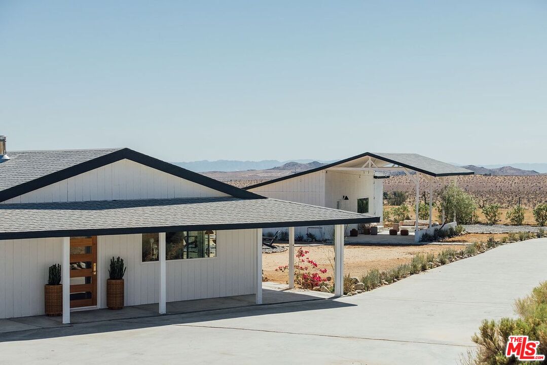 55522 Chaparral Road Yucca Valley, CA 92284 - Photo 6 of 64