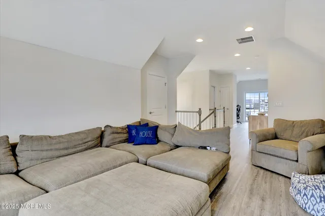 $2,199,000 | 515 Highway 35, Mantoloking, NJ 08738