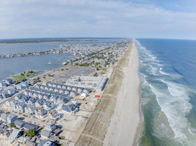 $2,199,000 | 515 Highway 35, Mantoloking, NJ 08738