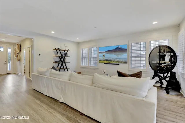 $2,199,000 | 515 Highway 35, Mantoloking, NJ 08738