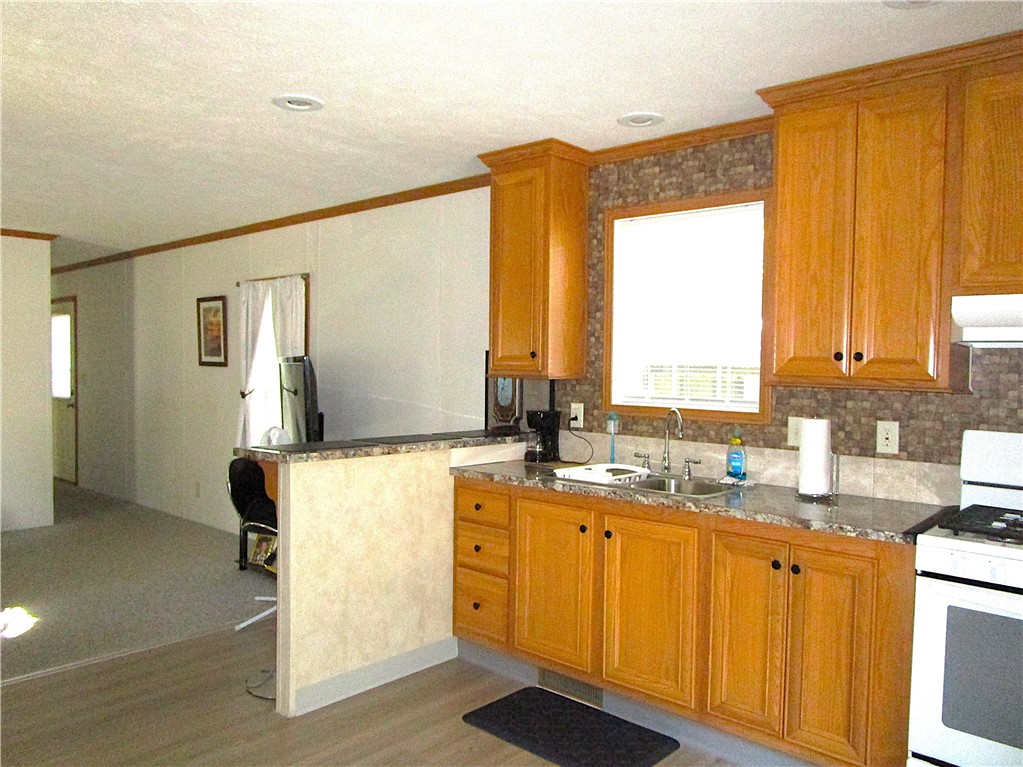 40 Leisure Way Coventry, RI 02816 - Photo 7 of 27