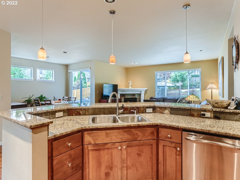 14261 Southwest Alpine Crest Way Tigard, OR 97224 - Photo 13 of 27 Gallery Image 13