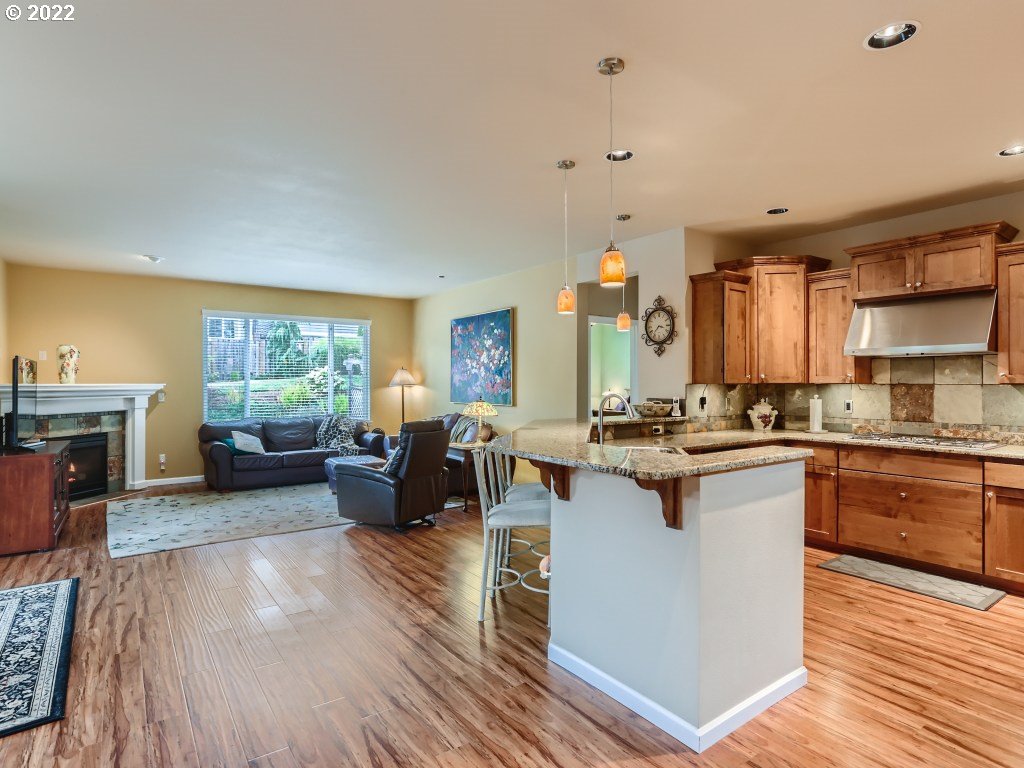 14261 Southwest Alpine Crest Way Tigard, OR 97224 - Photo 10 of 27 Gallery Image 10