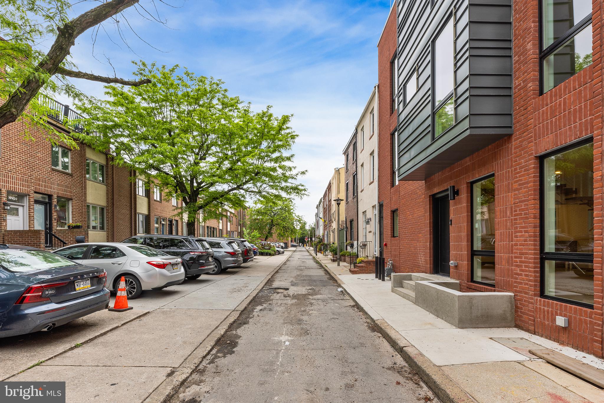 1911 Rodman Street Philadelphia, PA 19146 - Photo 3 of 32