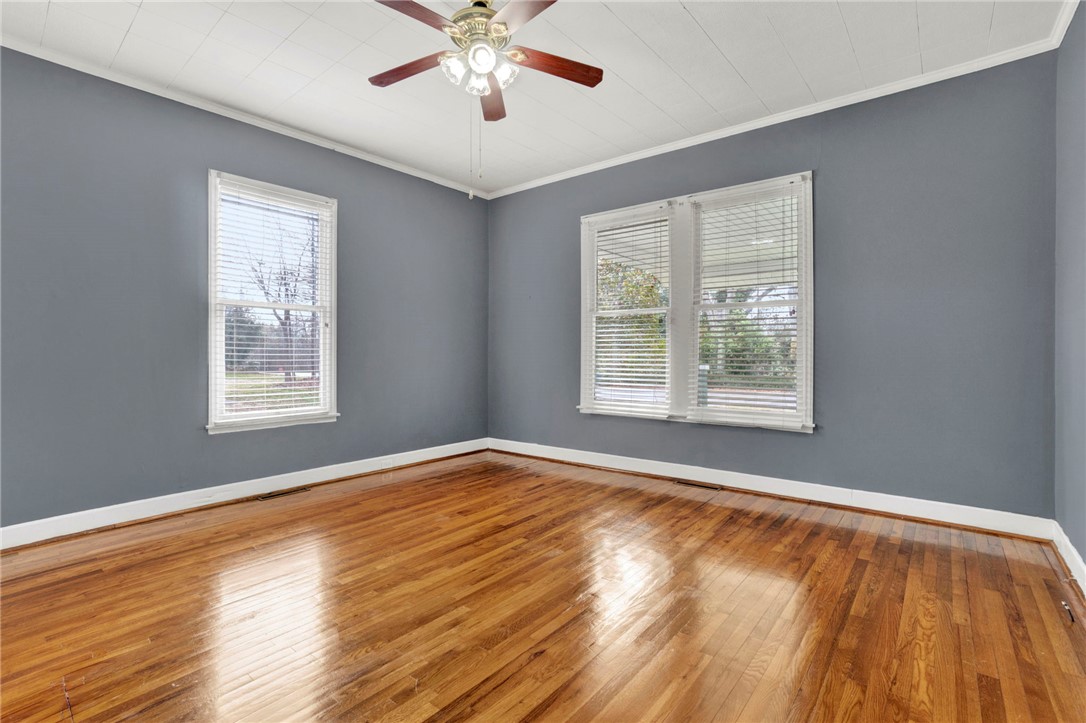 302 Gassaway Street Central, SC 29630 - Photo 15 of 34 Airy room with loads of natural light.